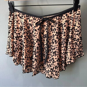 Wear Moi Dance Skirt. Size‎ Medium/Large Girl’s. EUC